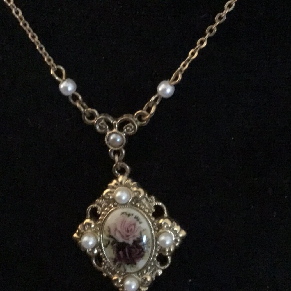 Necklace - Picture 2 of 6